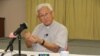 香港荣机主教陈日君2018年9月26日接受媒体采访时回答问题 (美国之音记者申华 拍摄) 