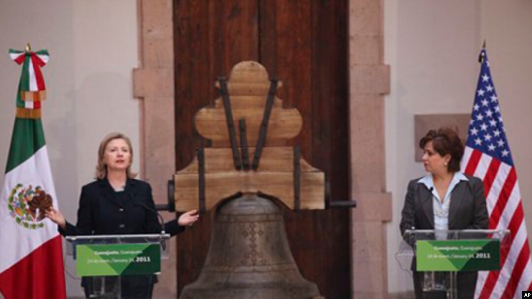 Sakatariyar harkokin wajen Amurka Hillary Clinton da takwaran aikinta na Mexico